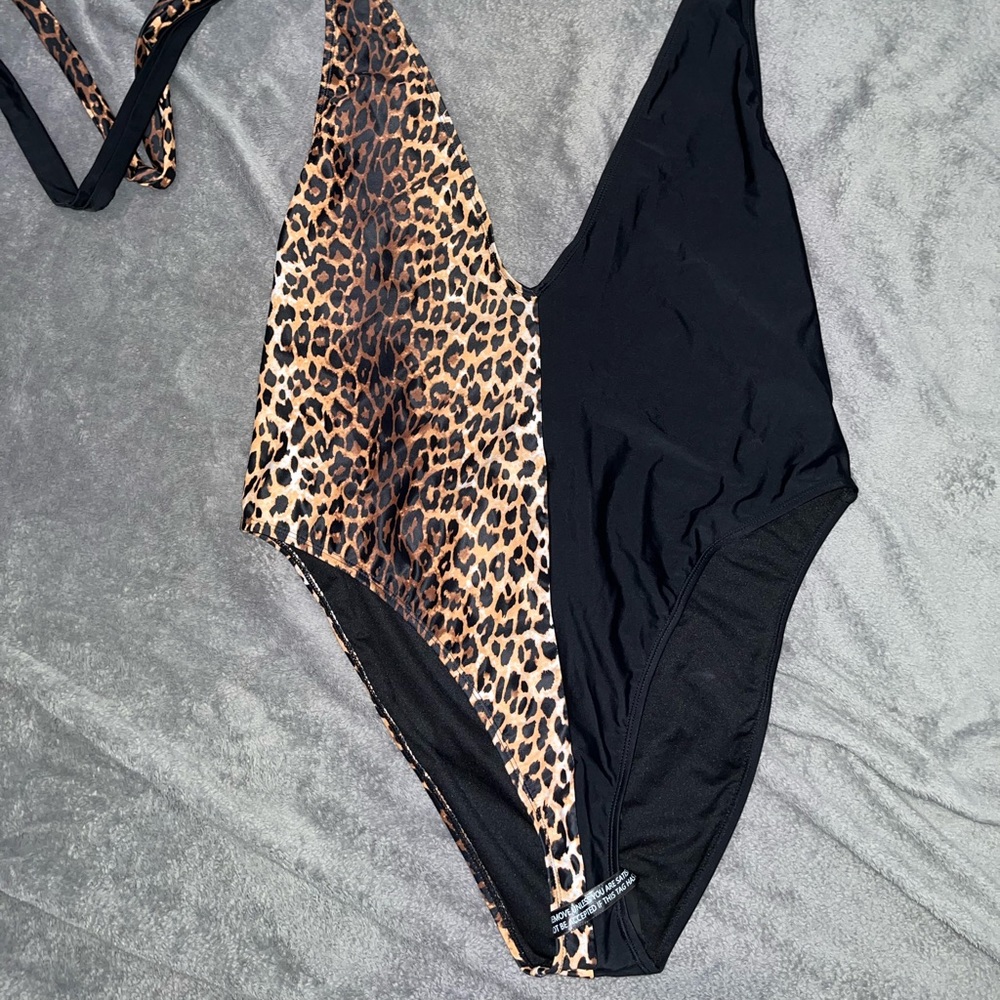 Brand New BooHoo bathing suit!